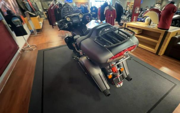 2019 Indian Motorcycle® Roadmaster® Steel Gray Smoke / Thunder Black Smoke