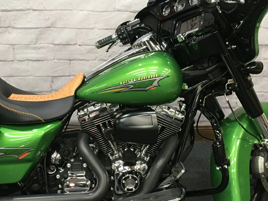 2015 Harley-Davidson Street Glide Custom Colour Radioactive Green FLHX