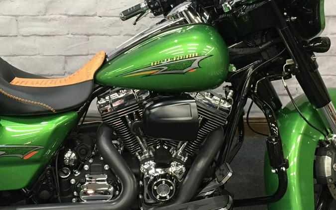 2015 Harley-Davidson Street Glide Custom Colour Radioactive Green FLHX