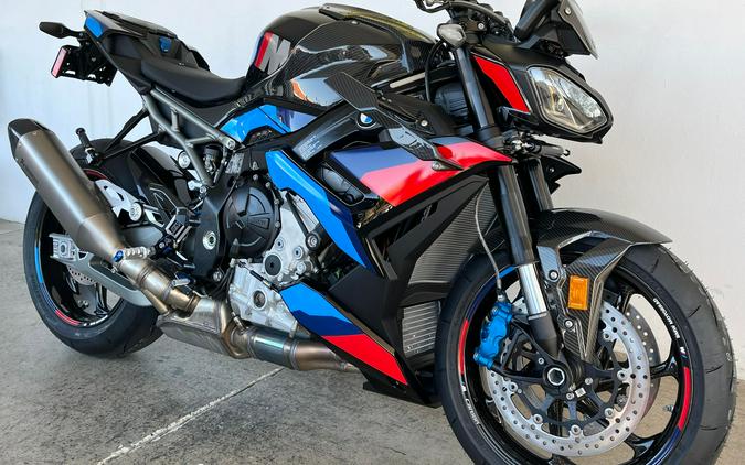 2026 BMW M1000R
