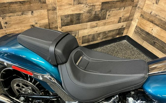 2026 Harley-Davidson® Breakout® Teal Thunder Chrome Trim FXBR