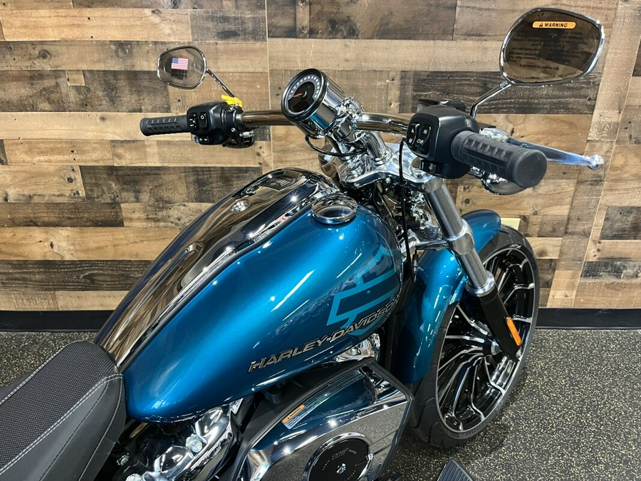 2026 Harley-Davidson® Breakout® Teal Thunder Chrome Trim FXBR