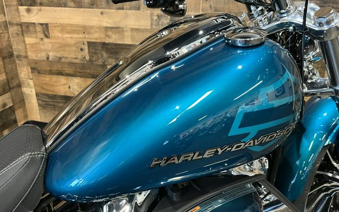 2026 Harley-Davidson® Breakout® Teal Thunder Chrome Trim FXBR