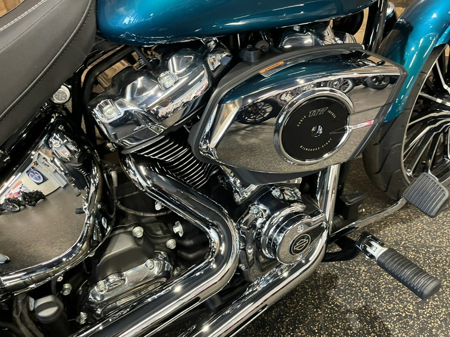 2026 Harley-Davidson® Breakout® Teal Thunder Chrome Trim FXBR