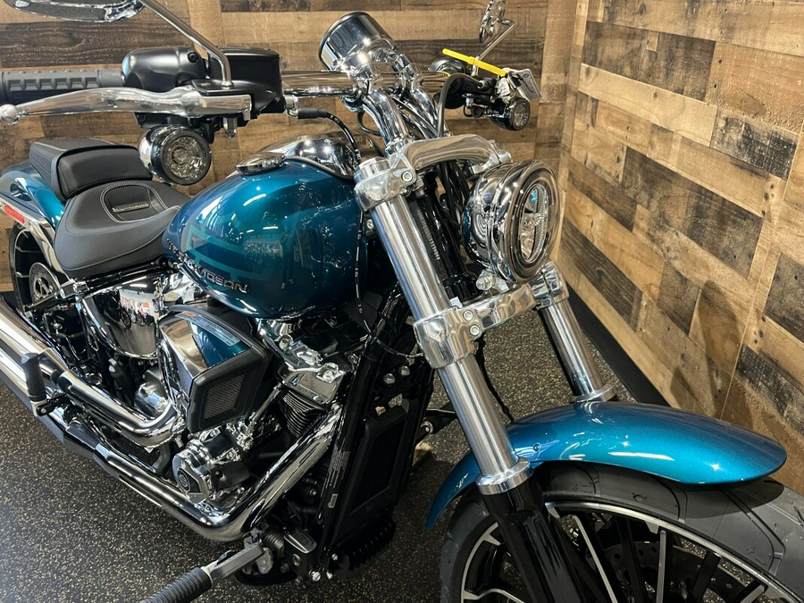 2026 Harley-Davidson® Breakout® Teal Thunder Chrome Trim FXBR