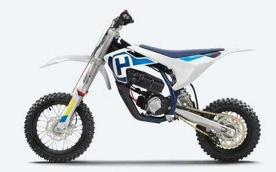2027 Husqvarna® EE5