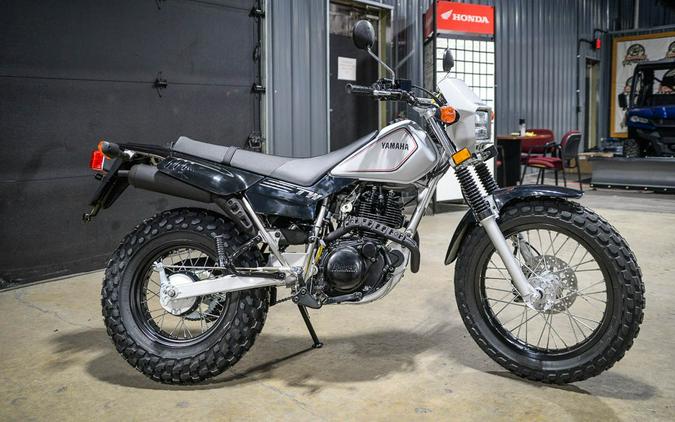 2027 Yamaha TW200