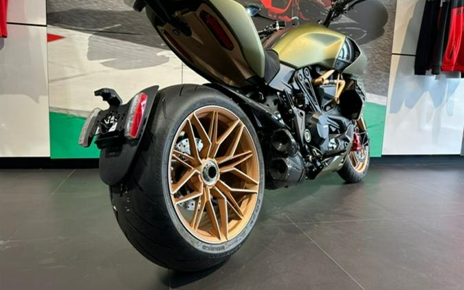 2021 Ducati Diavel 1260 Lamborghini Gea Green