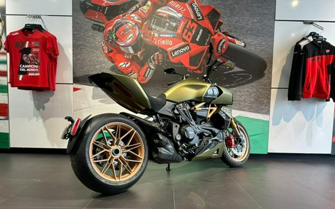 2021 Ducati Diavel 1260 Lamborghini Gea Green