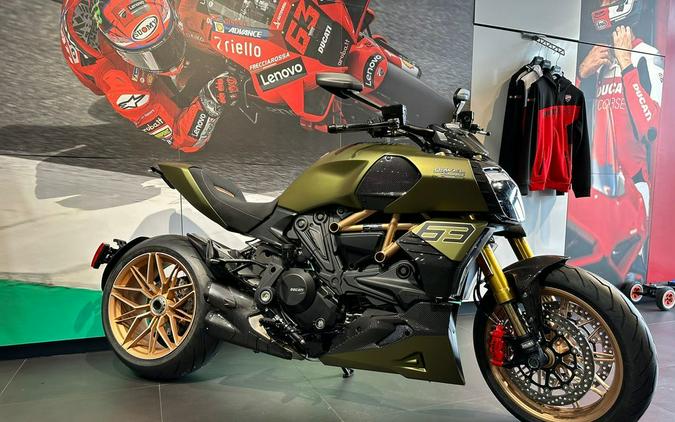 2021 Ducati Diavel 1260 Lamborghini Gea Green