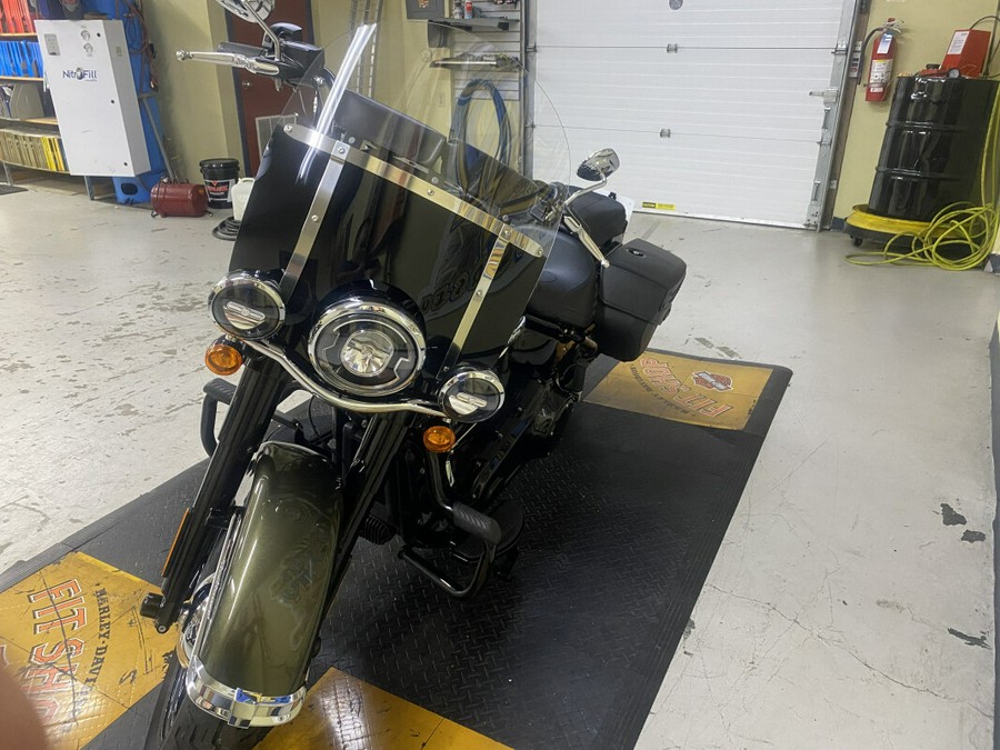 2018 Harley-Davidson Heritage Classic Olive Gold/Black Tempest