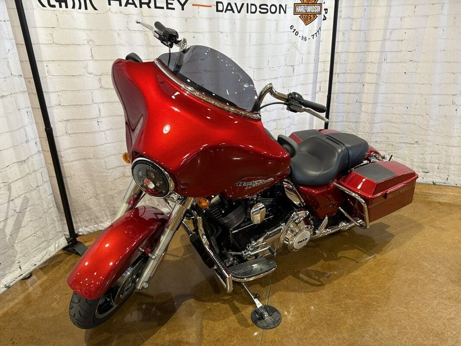 2012 Harley-Davidson® Street Glide® FLHX 649557 Ember Red Sunglo