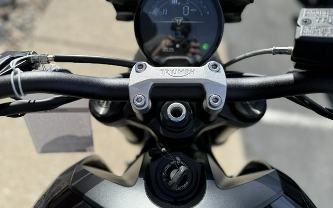 2026 Triumph Trident 800 BLACK