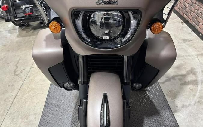 2025 Indian Motorcycle® Roadmaster® PowerPlus Dark Horse® 112 w/PowerBand Nara Bronze Smoke