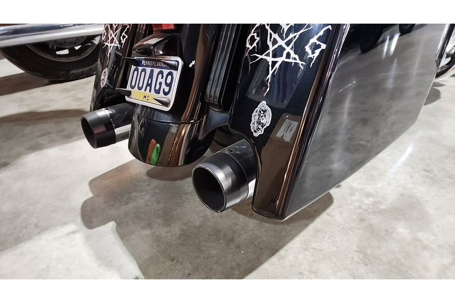 2016 ELECTRA GLIDE ULTRA LIMITED LOW - BLACK - Harley-Davidson®