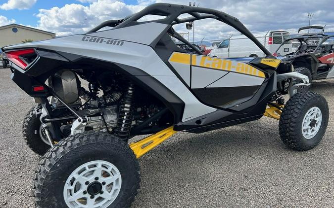 2024 Can-Am® Maverick R 999T DCT