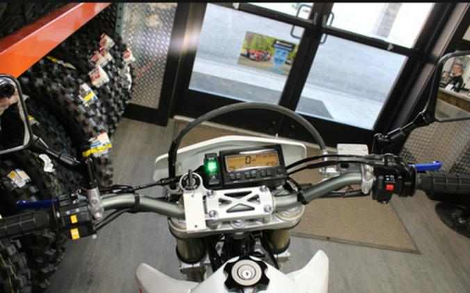 2020 Suzuki DR-Z 400SM