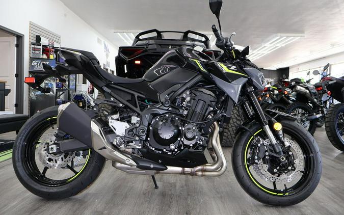 2024 Kawasaki Z900 ABS Metallic Spark Black/Metallic Matte Dark Gray