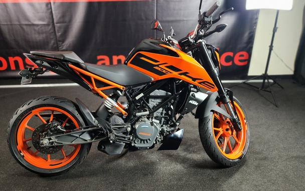 2021 KTM 200 DUKE