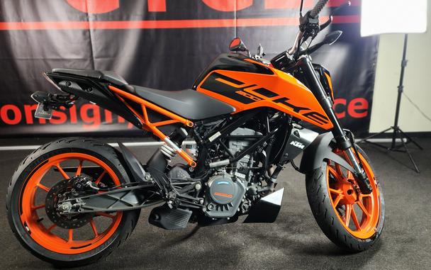 2021 KTM 200 DUKE