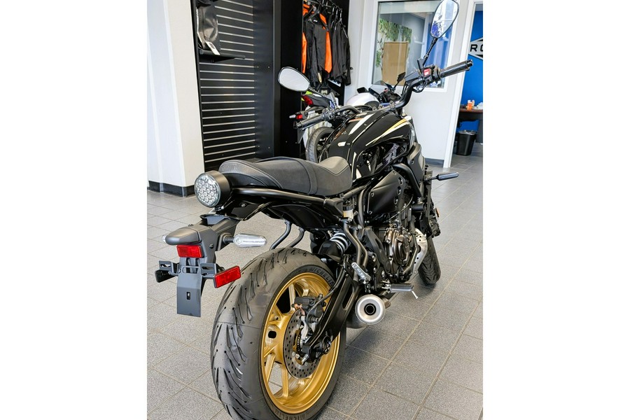 2025 Yamaha XSR700SB