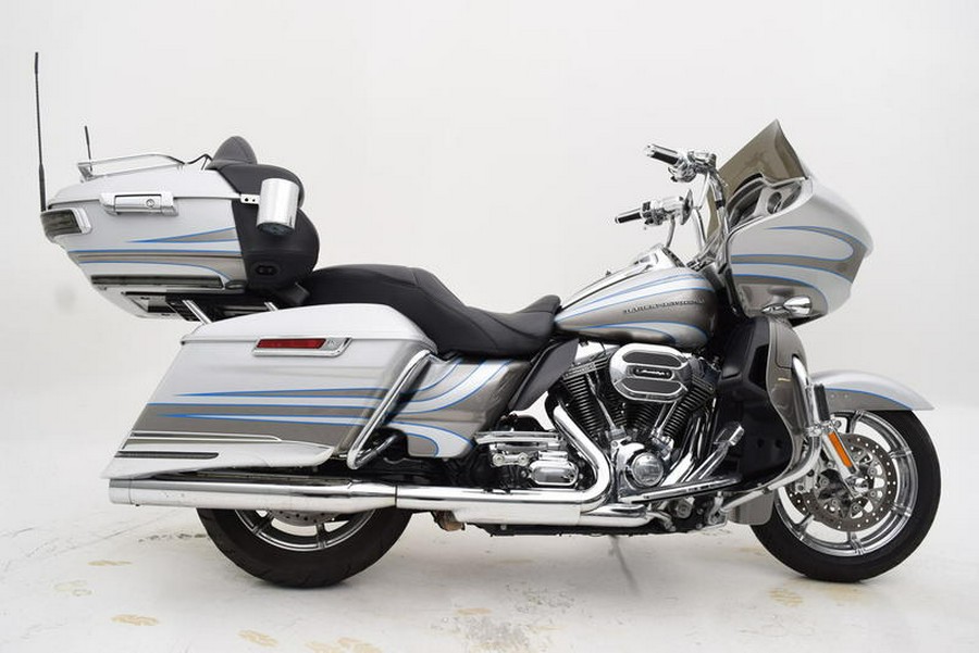 2016 Harley-Davidson® FLTRUSE - CVO™ Road Glide Ultra®