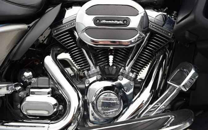 2016 Harley-Davidson® FLTRUSE - CVO™ Road Glide Ultra®