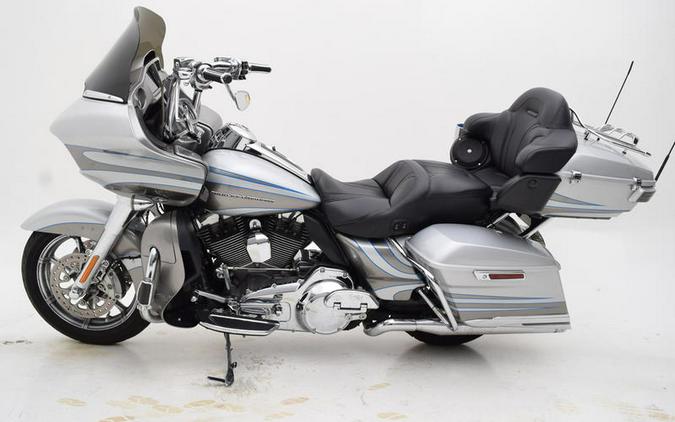 2016 Harley-Davidson® FLTRUSE - CVO™ Road Glide Ultra®