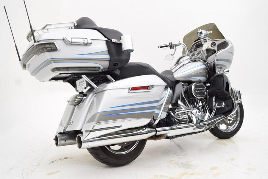 2016 Harley-Davidson® FLTRUSE - CVO™ Road Glide Ultra®