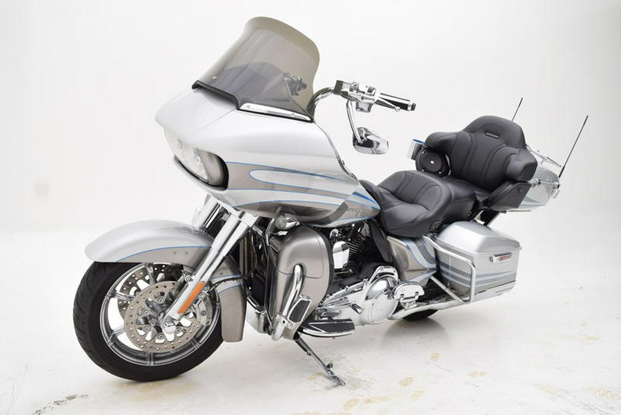 2016 Harley-Davidson® FLTRUSE - CVO™ Road Glide Ultra®