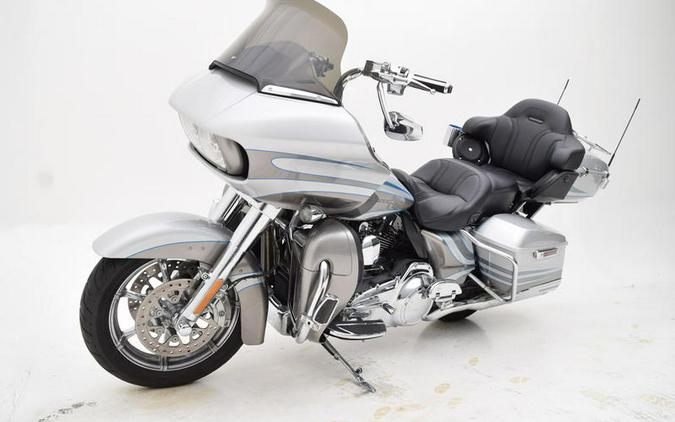 2016 Harley-Davidson® FLTRUSE - CVO™ Road Glide Ultra®