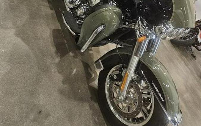 2021 Harley-Davidson® FLHTCUTG - Tri Glide® Ultra