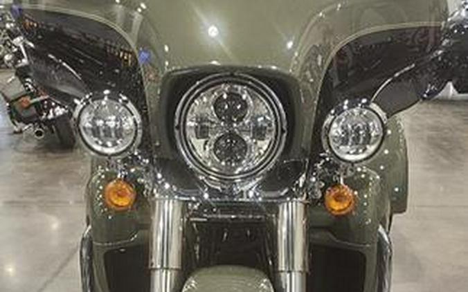 2021 Harley-Davidson® FLHTCUTG - Tri Glide® Ultra