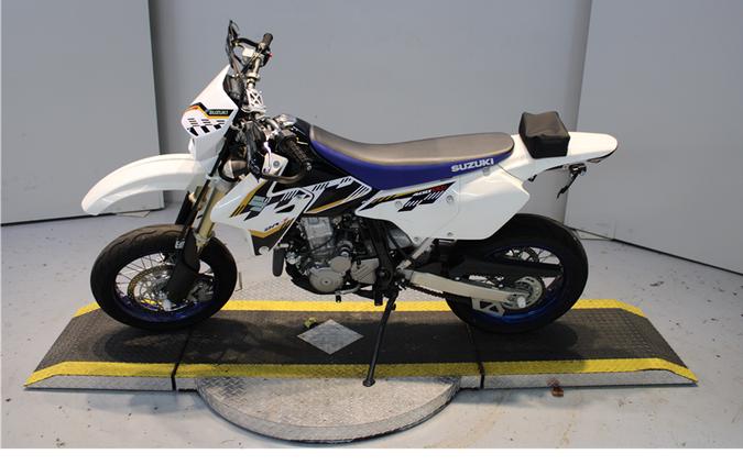 2024 SUZUKI DR-Z400SM