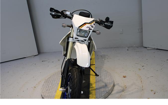 2024 SUZUKI DR-Z400SM