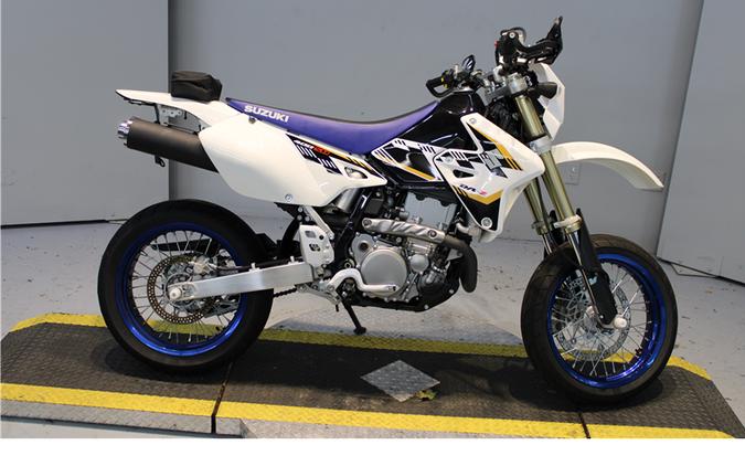 2024 SUZUKI DR-Z400SM
