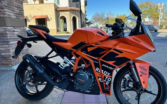 2023 KTM RC 390