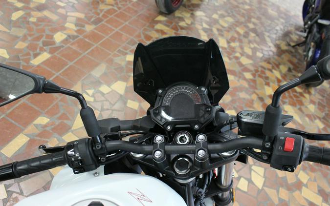 2023 Kawasaki Z400 ABS Pearl Robotic White/Metallic Matte Graphenesteel Gray - PDAS1838