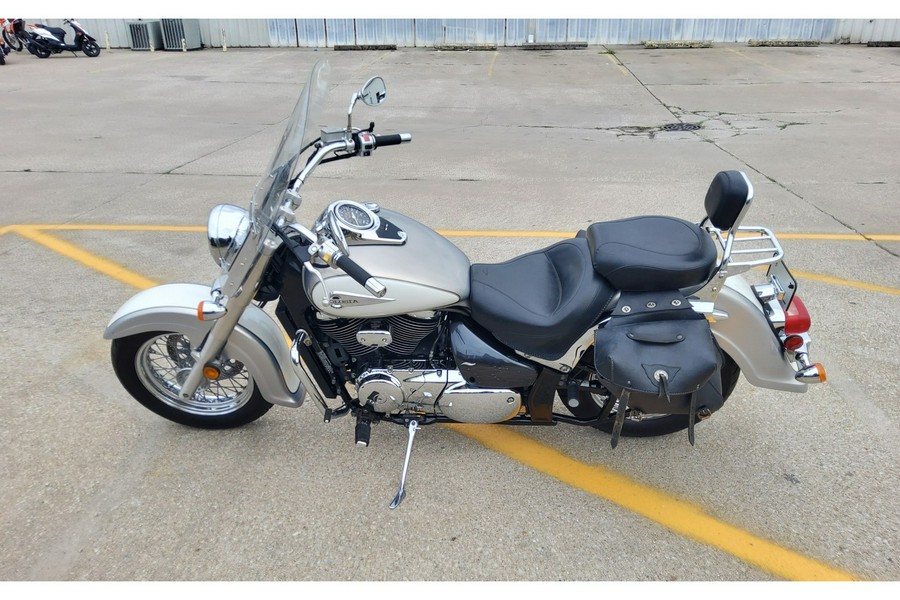 2004 Suzuki INTRUDER C 50 T