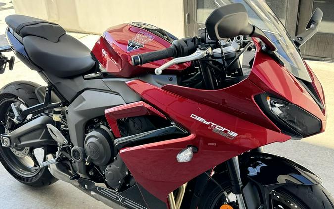 2025 Triumph Daytona 660 Carnival Red/Sapphire Black