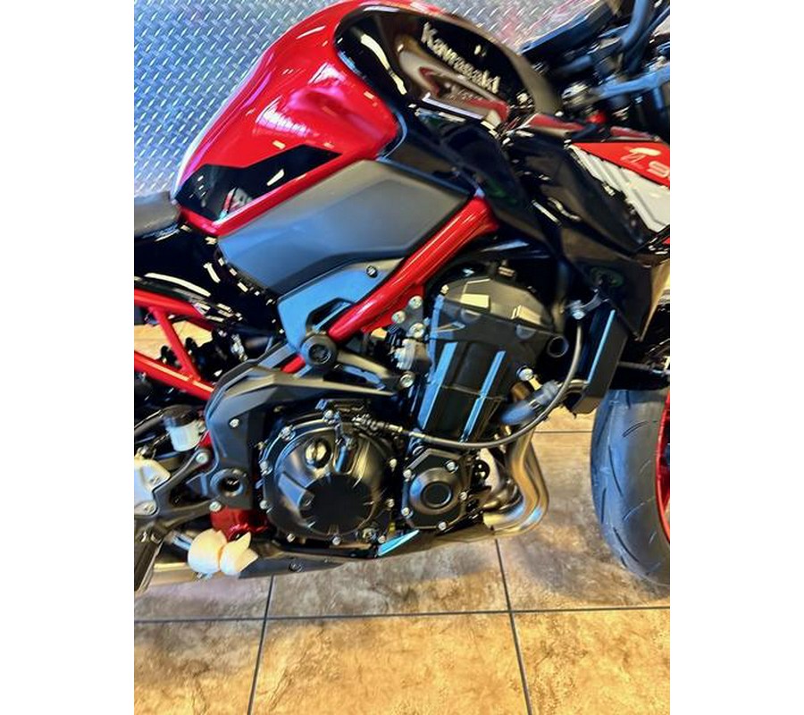 2024 Kawasaki Z900 ABS Candy Persimmon Red/Ebony