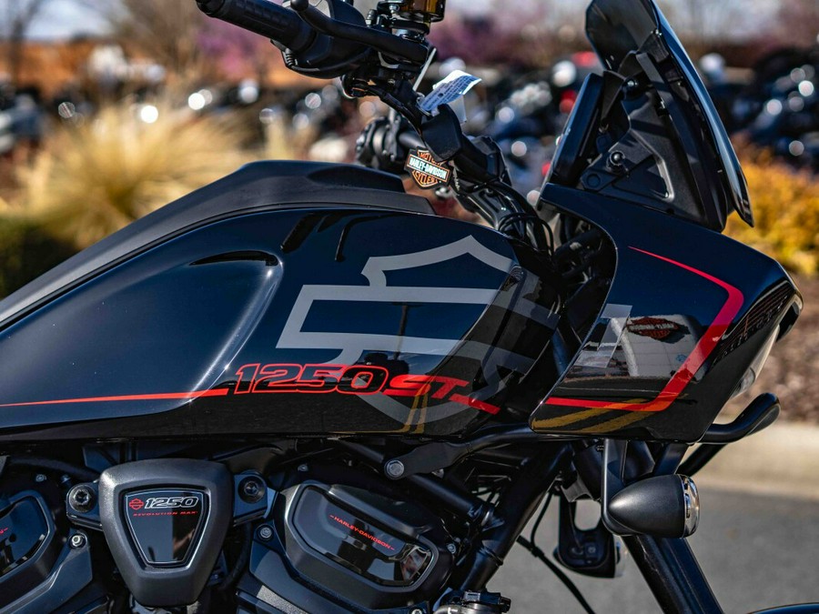 RA1250ST 2025 Pan America® 1250 ST