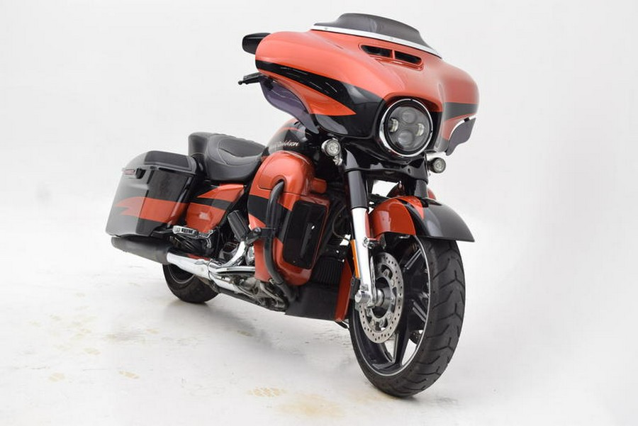 2017 Harley-Davidson® FLHXSE - CVO™ Street Glide®