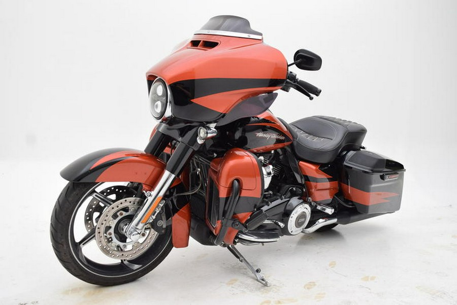 2017 Harley-Davidson® FLHXSE - CVO™ Street Glide®