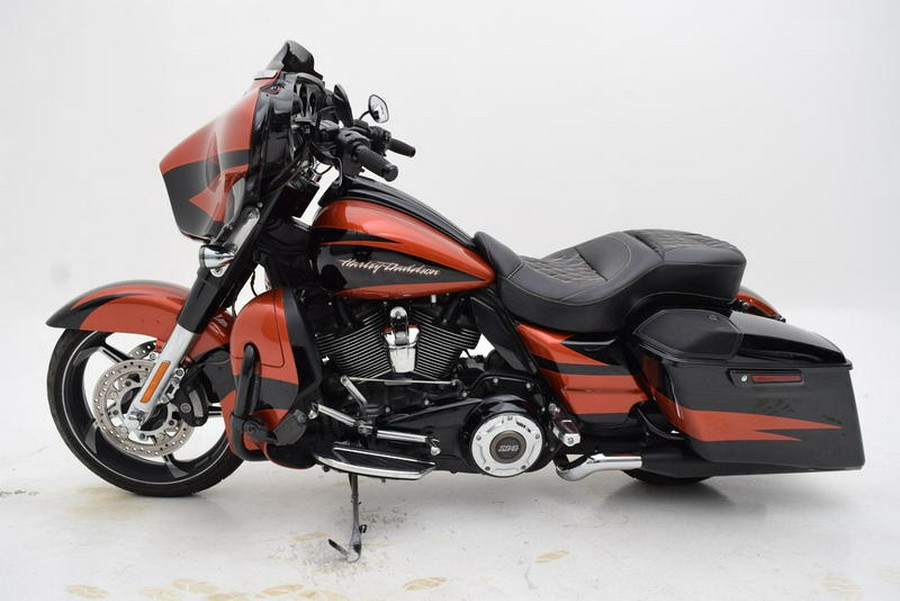 2017 Harley-Davidson® FLHXSE - CVO™ Street Glide®