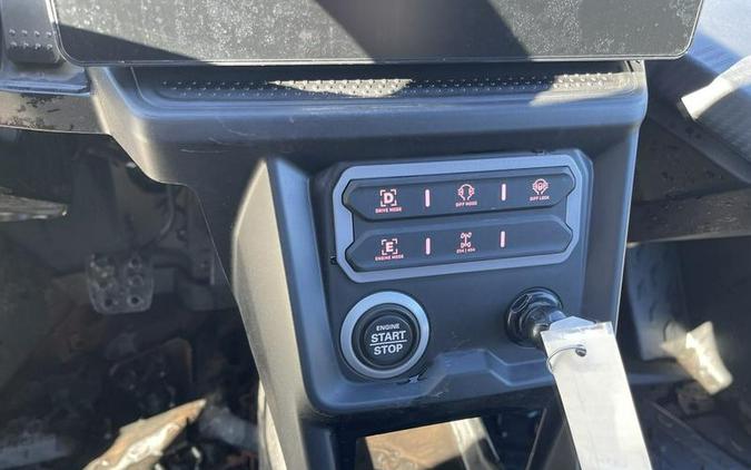 2026 Can-Am® Maverick X3 Max X RS Turbo RR Triple Black_4.5 in