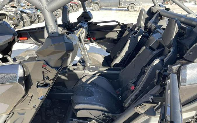 2026 Can-Am® Maverick X3 Max X RS Turbo RR Triple Black_4.5 in