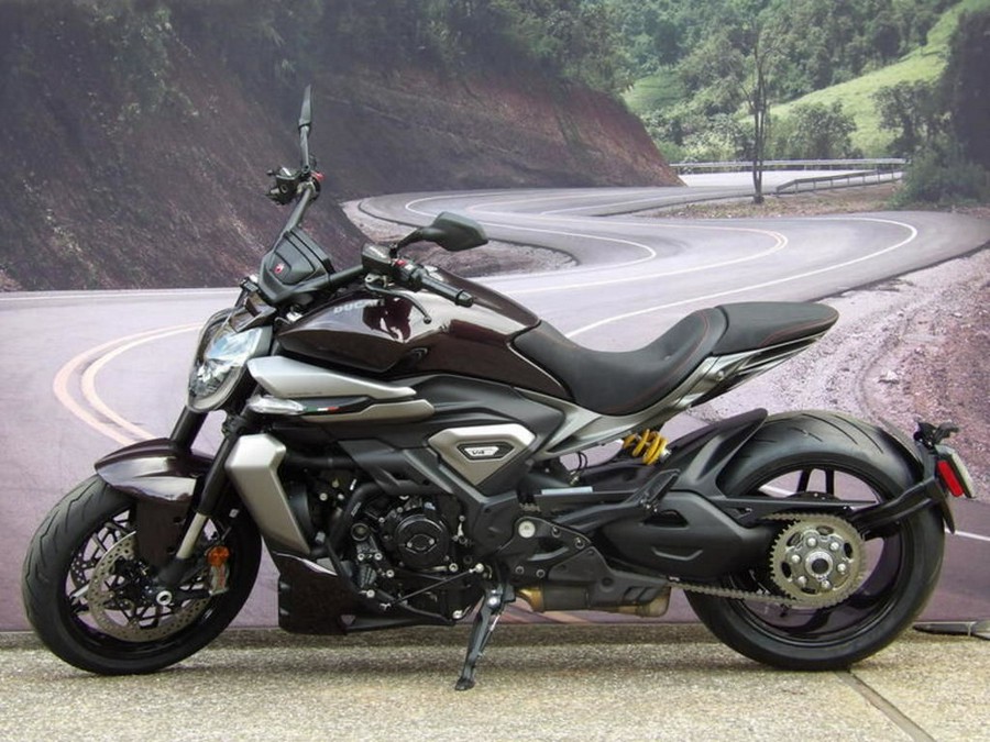 2026 Ducati XDiavel V4 Black Lava