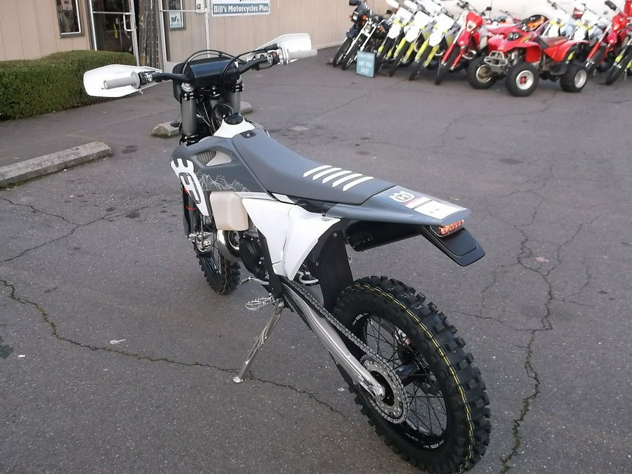 2024 Husqvarna® TE 300 Pro