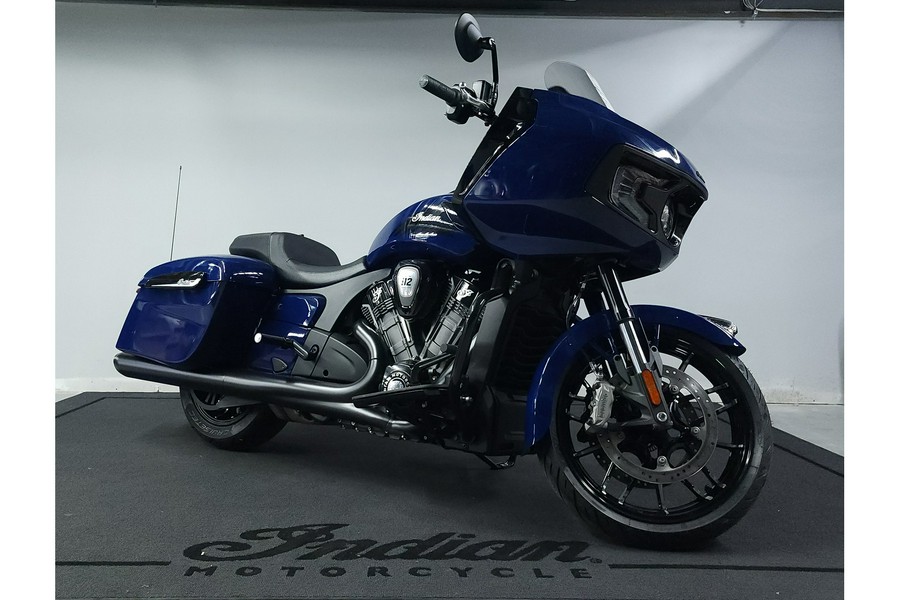 2025 Indian Motorcycle Challenger Dark Horse 112